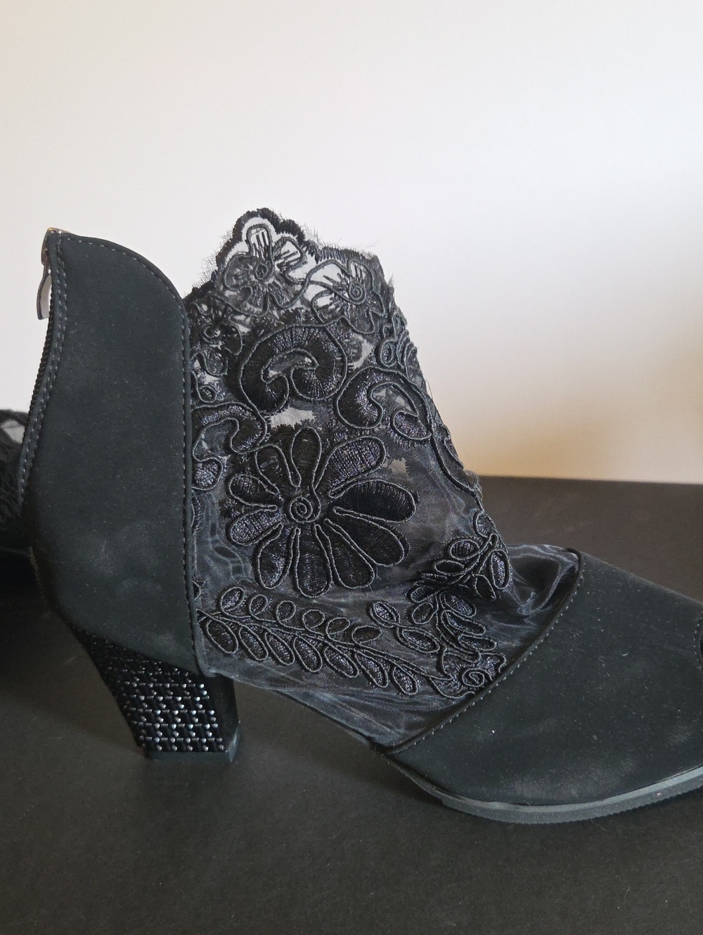 Black Lace Women's Embroidered Block Heel Ankle Boots